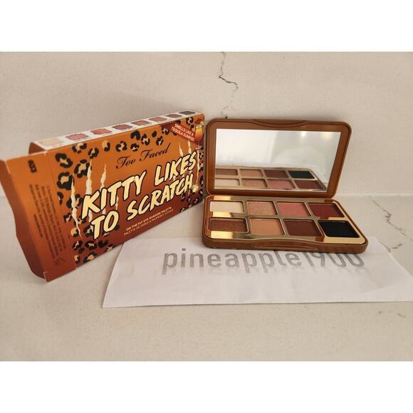 NIB Too Faced KITTY LIKES TO SCRATCH On The Fly Eyeshadow Palette - Picture 1 of 6